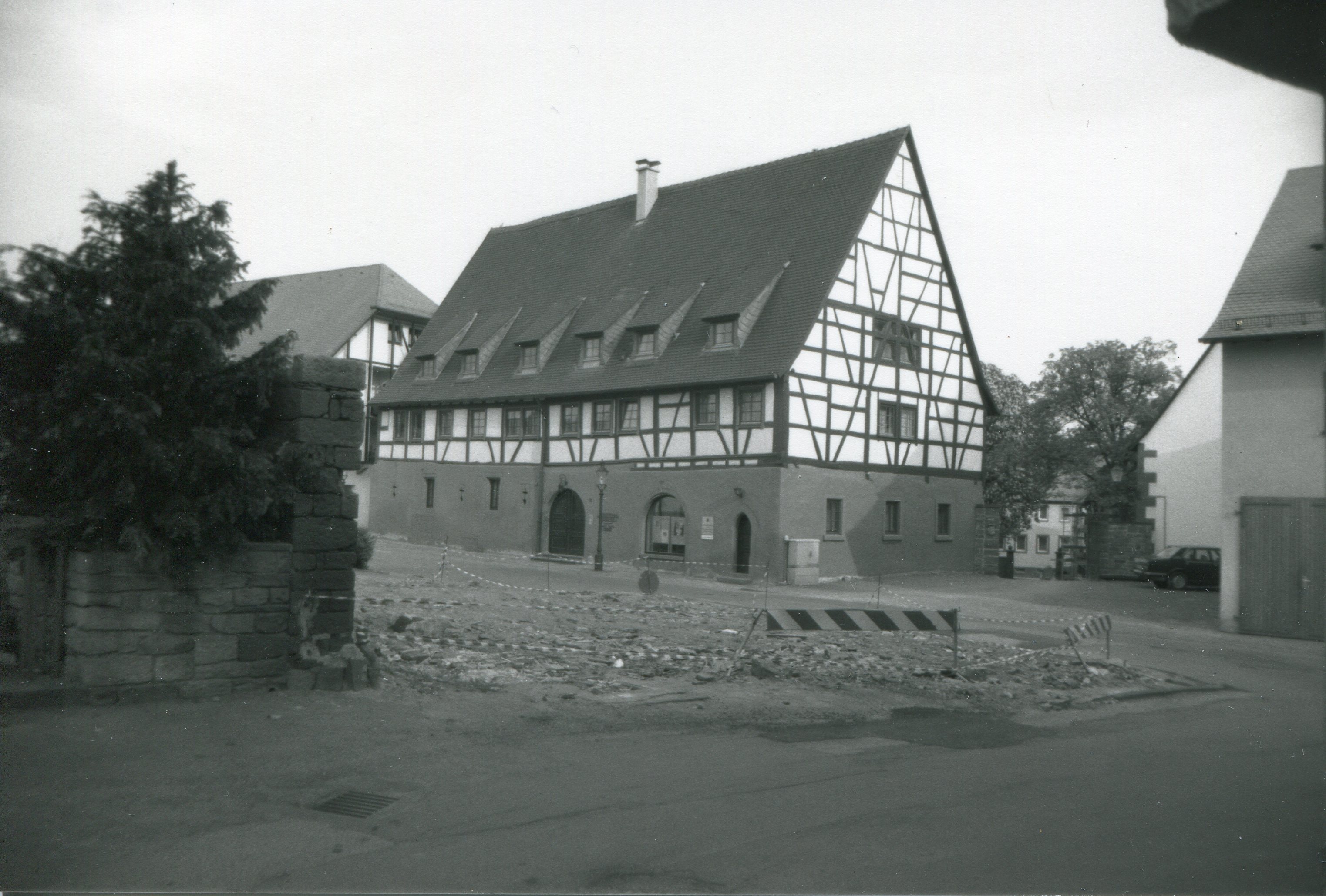 Stadtarchiv Buchen BFS F 3 005 Belzsches Haus nach Abriss der ehemaligen Judenschule um1986