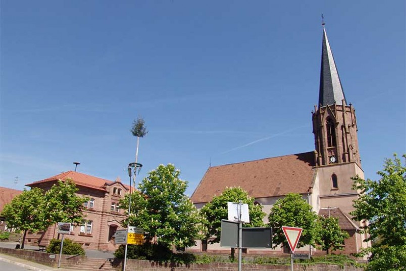 Die Kreuzkirche in Bödigheim Kreuzkirche Bödigheim