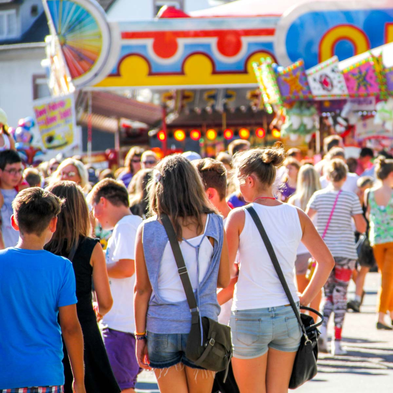 Viele Besucher auf dem Buchener Schützenmarkt Viele Besucher auf dem Buchener Schützenmarkt