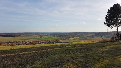 Feldweg Ausblick auf dem Herkulespfad