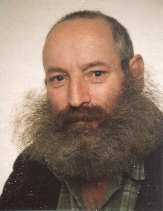 Der K&uuml;nstler Fernand Semma im Jahr 1996 (Repro: Stadtarchiv Buchen)