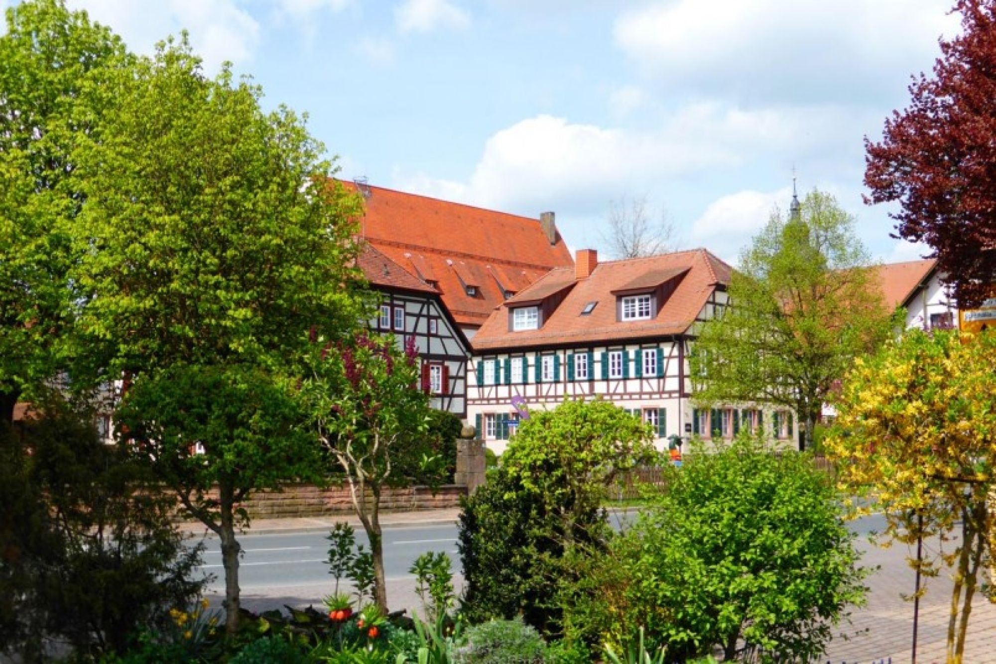 Schöne Fachwerkhäuser so weit das Auge reicht. Fachwerkhaus in Buchen