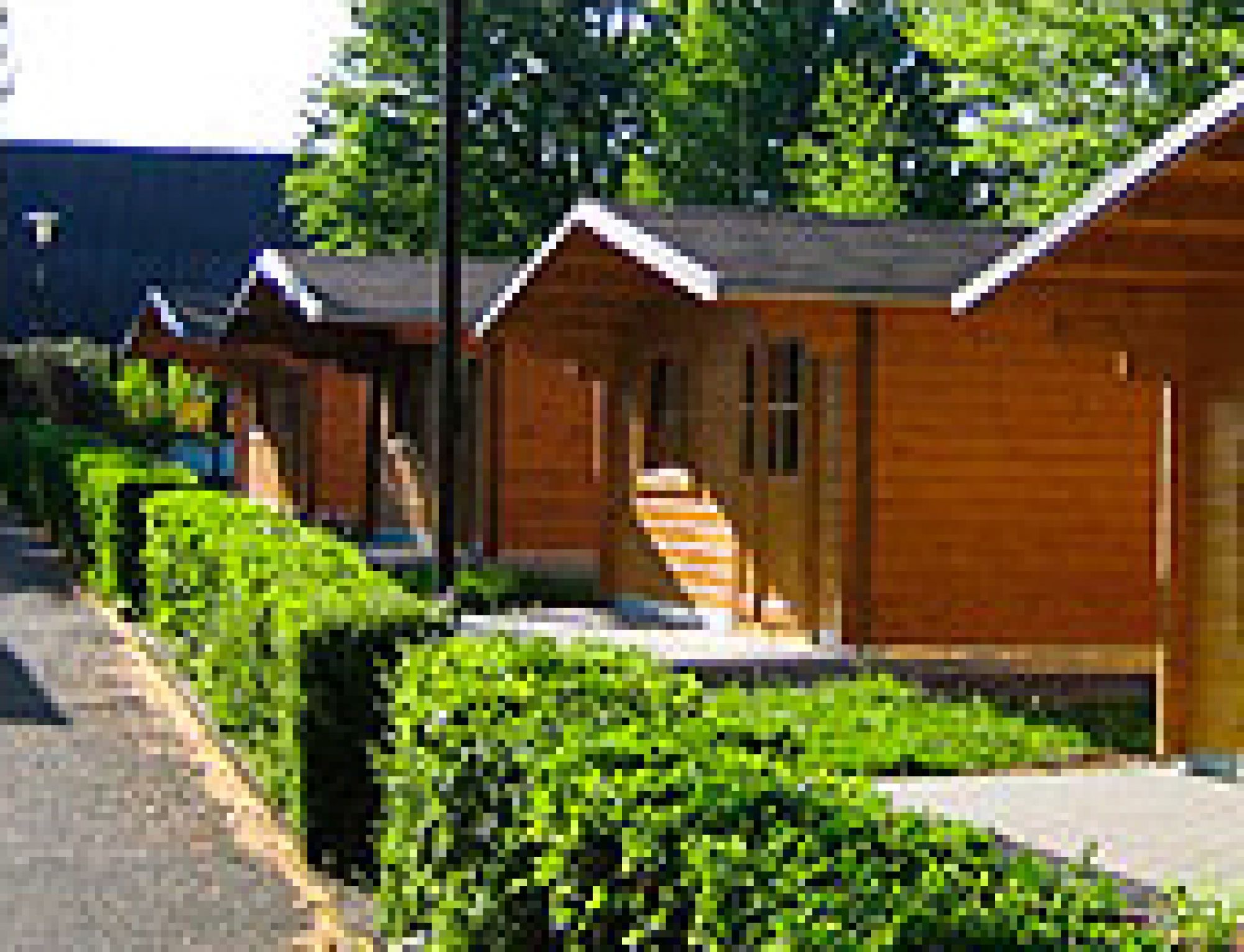 Holzhütten der Jugenderholungsanlage